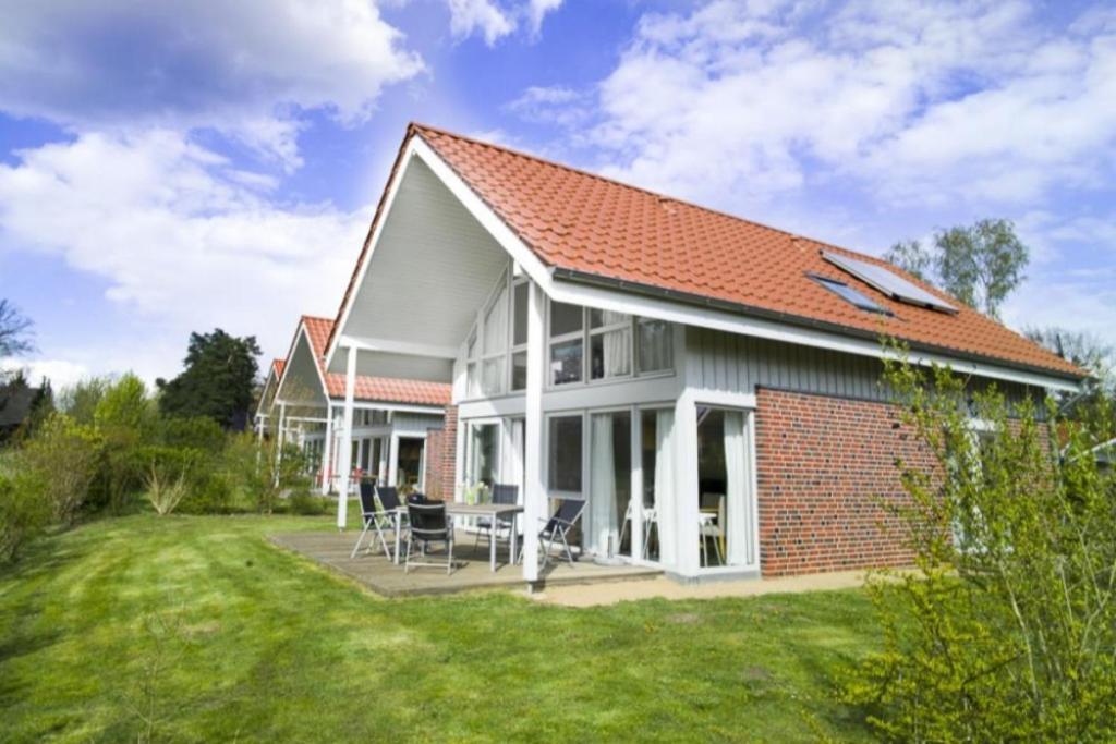 Villa W7 - sehr schönes Ferienhaus mit toller Lage und super Aussicht in Röbel an der Müritz Exterior foto