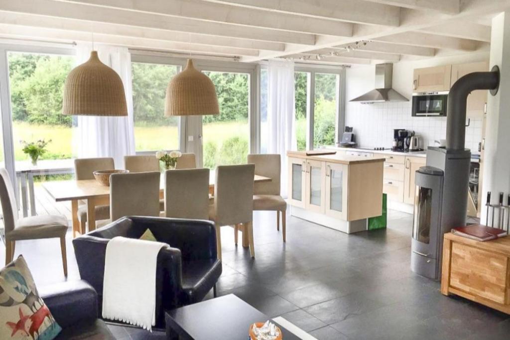 Villa W7 - sehr schönes Ferienhaus mit toller Lage und super Aussicht in Röbel an der Müritz Exterior foto